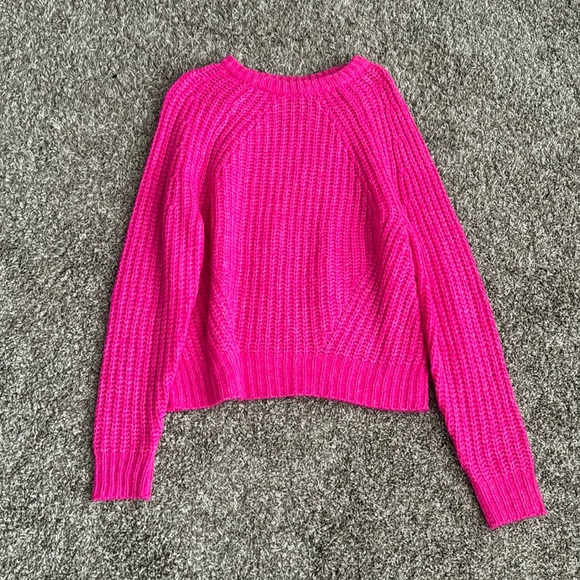 Pink Sweater - Picture 1 of 1
